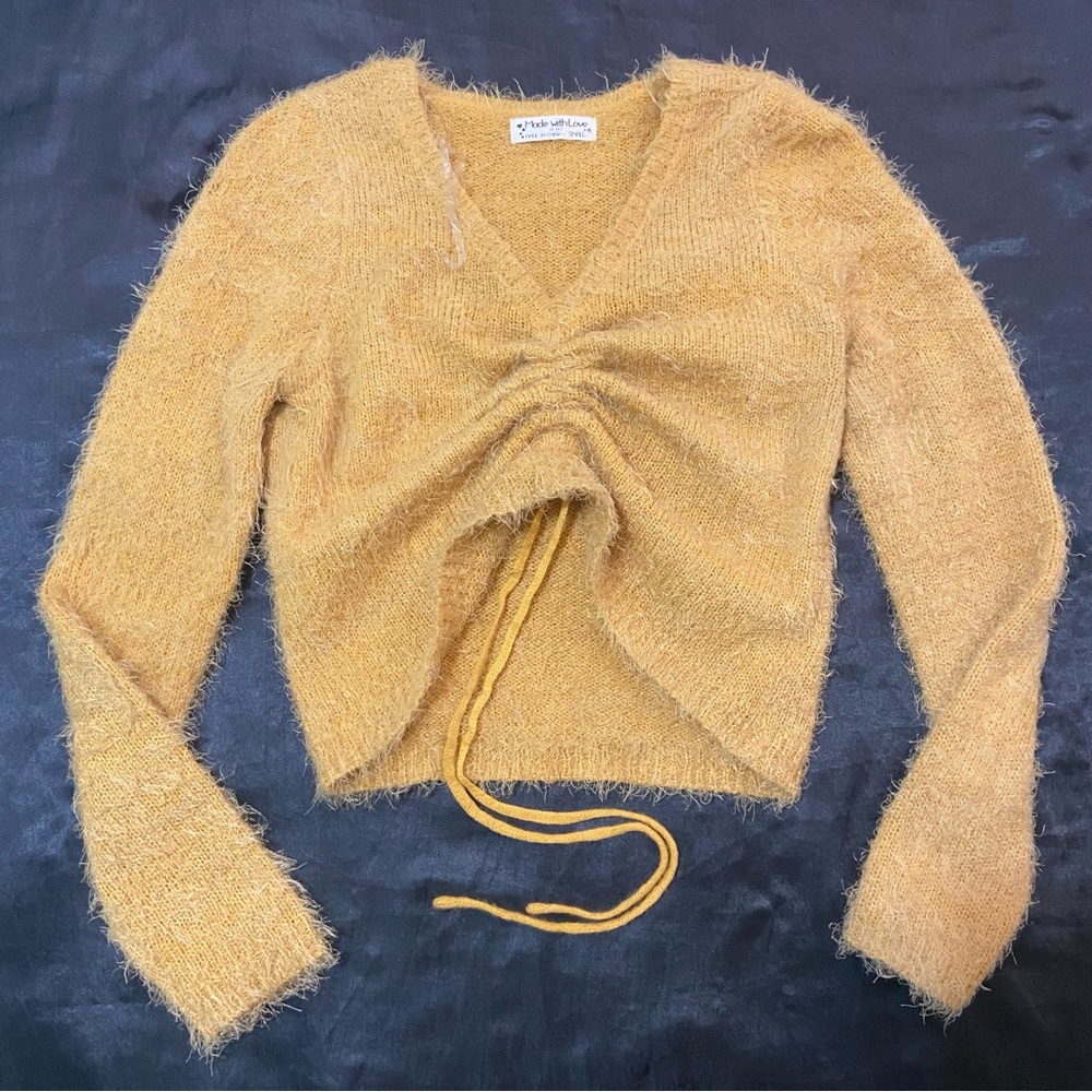 ‼️CLEARANCE Item‼️| Fuzzy Gold Scrunch Sweater - Picture 6 of 9